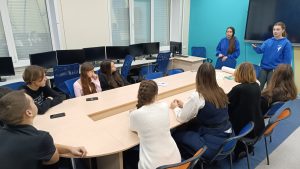 Три дня подряд учащиеся педагогического класса провели в НГПУ