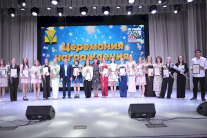 23 выпускника районных школ получили медали — 13 золотых и 10 серебряных